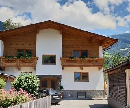 Christoph Apartment Ried im Zillertal